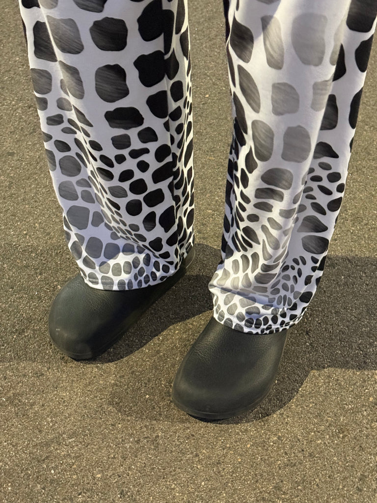 Giraffe Print Pants - SeeingDreams